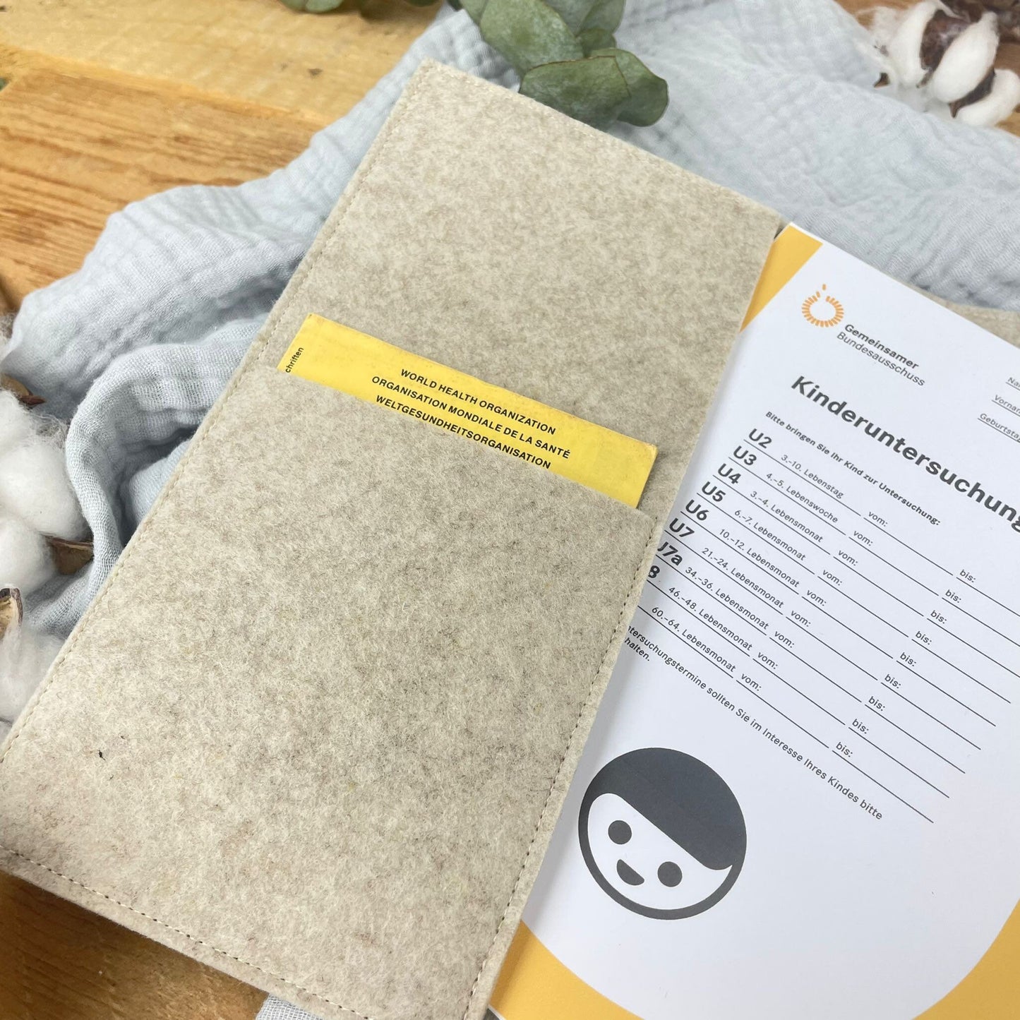 Personalisierte U-Heft-Hülle | Beige | Hülle für das Untersuchungsheft mit Namen und Geburtsdatum